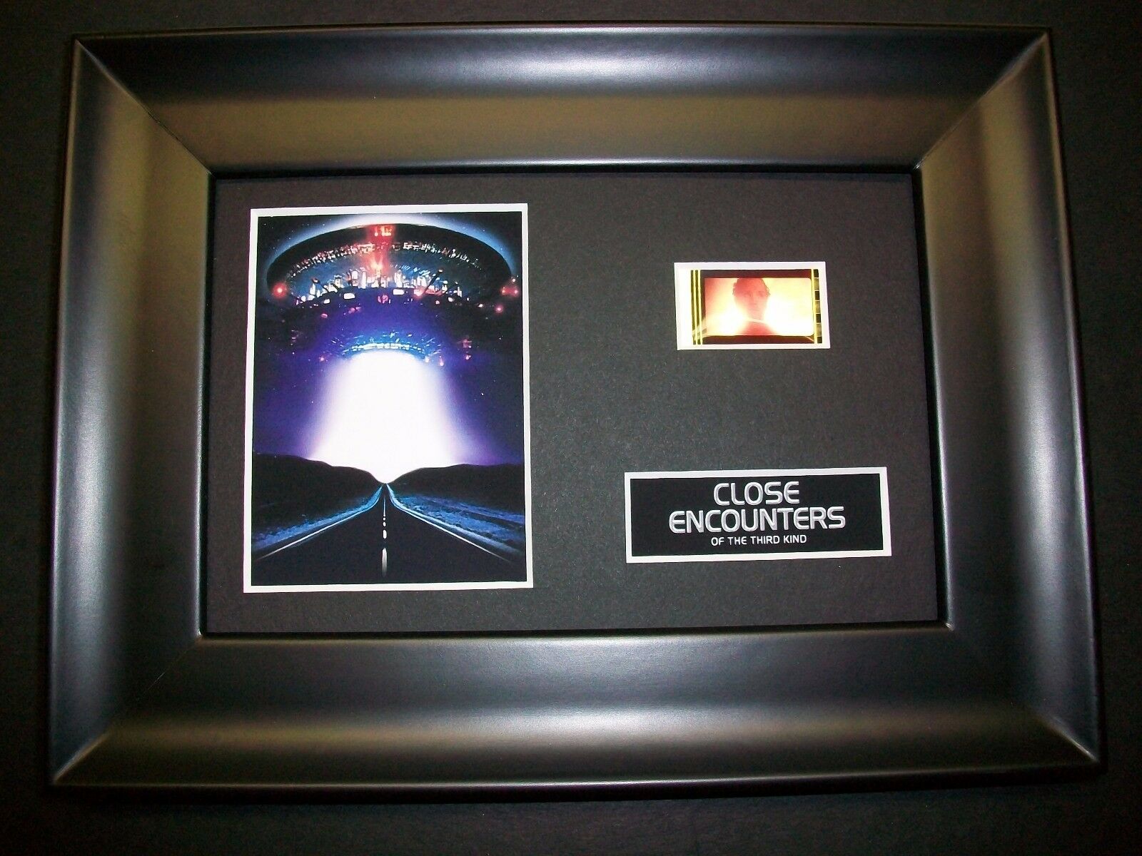 Close Encounters Framed Movie Film Cell Memorabilia Compliments Poster Dvd Book