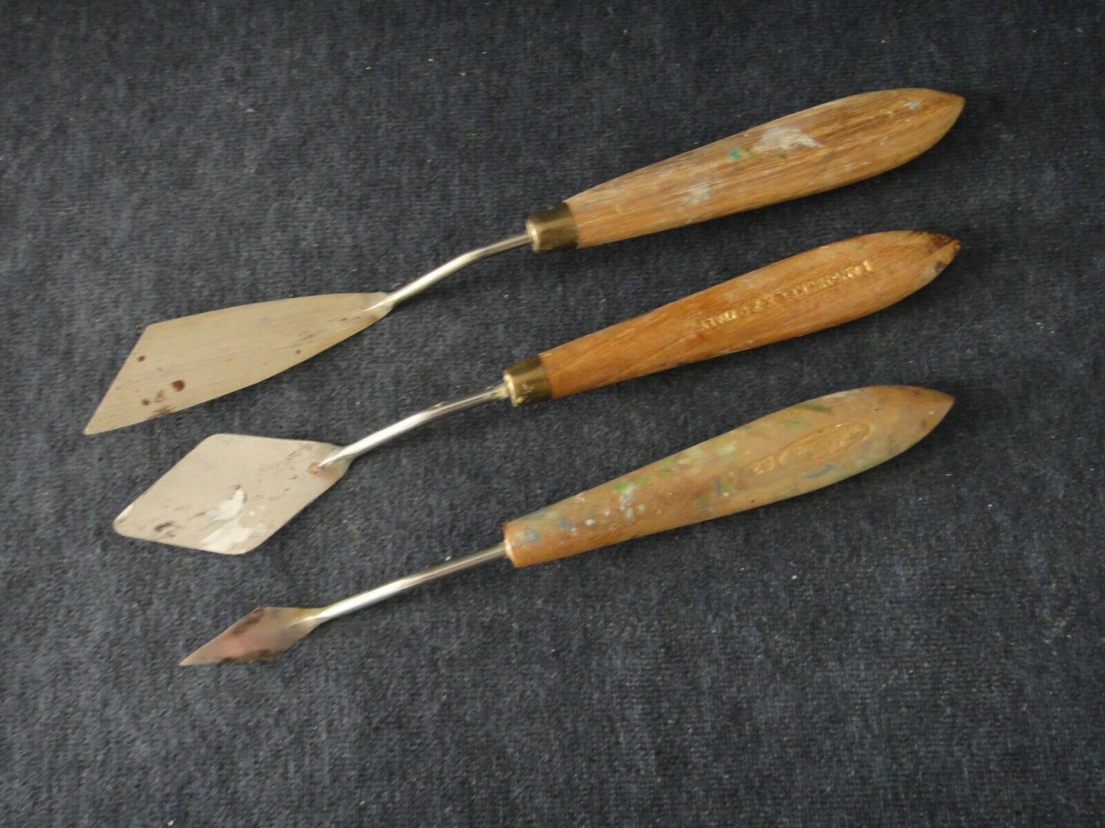 Lot Of 3 Vintage Offset Palette Knives: Langnickel (2) And Simmons (1)
