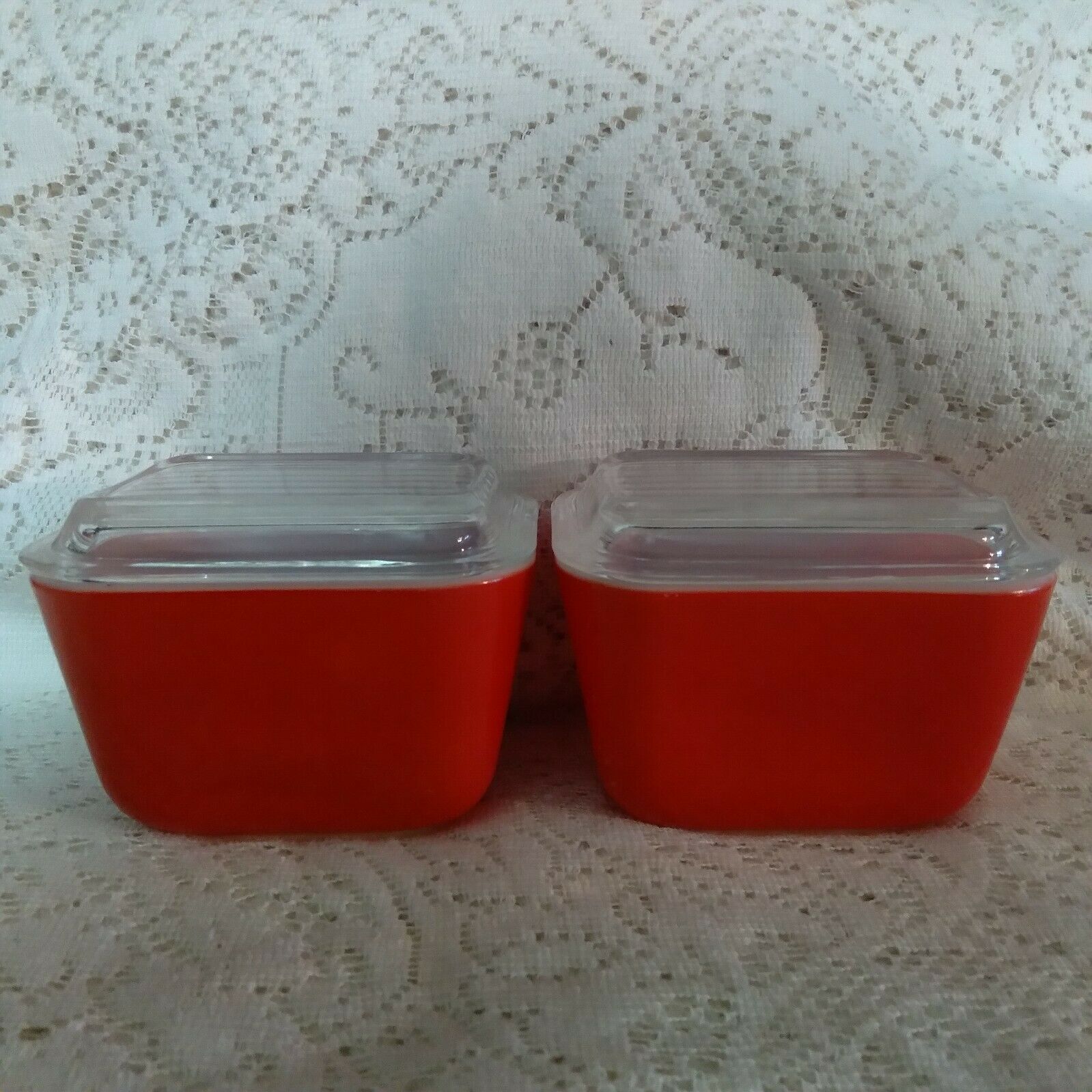 Vintage Lot Of Two Red Pyrex 501-b Refrigerator Dish With Lids