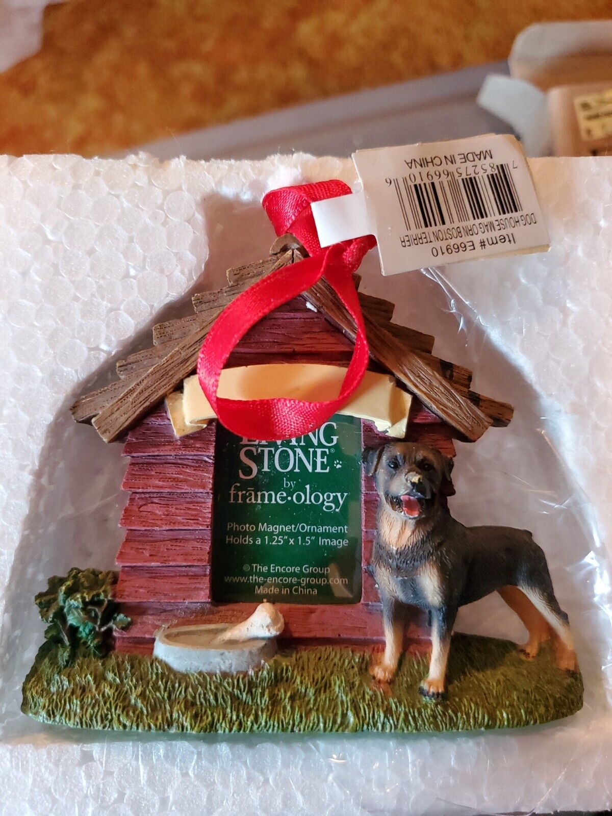 Encore Living Stone Frame-ology Photo Dog House Magnet Ornament Rottweiler
