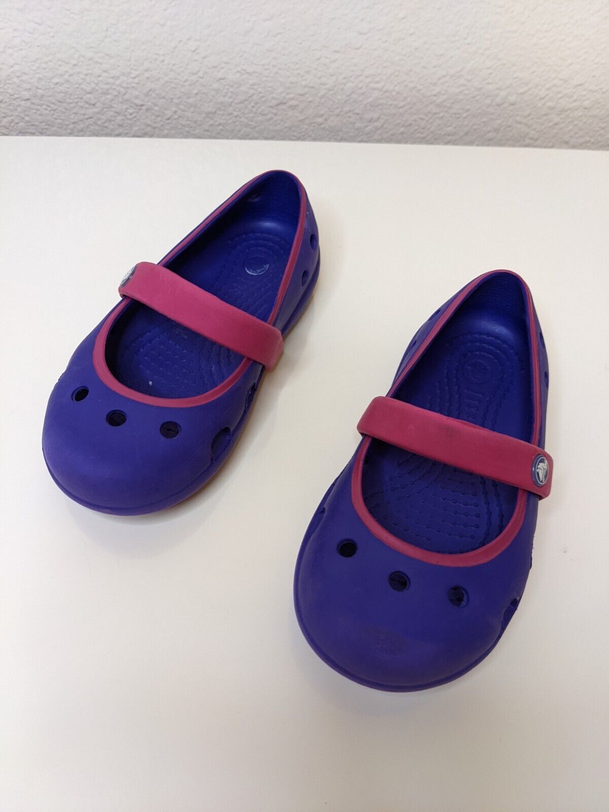 Crocs Mary Jane Purple Flats Shoes Girls - Size C 3 Cute And Fun